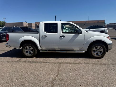 Used 2009 Nissan Frontier SE w/ SE Value Truck Pkg RWD image 4