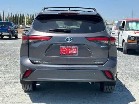 Used 2023 Toyota Highlander Limited AWD/4WD image 8