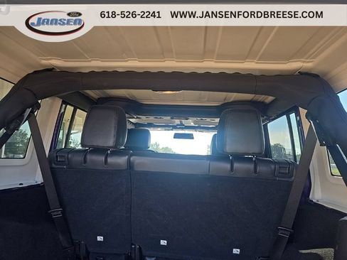 Used 2017 Jeep Wrangler Unlimited Sahara AWD/4WD image 30