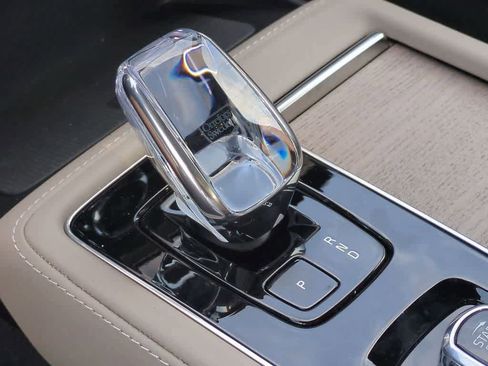 Used 2026 Volvo XC90 B5 Plus w/ Protection Package Premier image 31