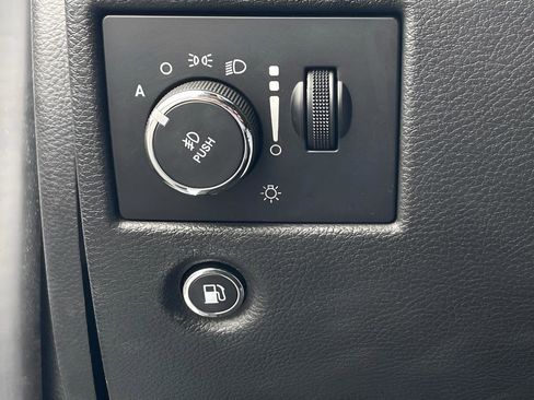 Used 2018 Jeep Grand Cherokee Altitude image 18