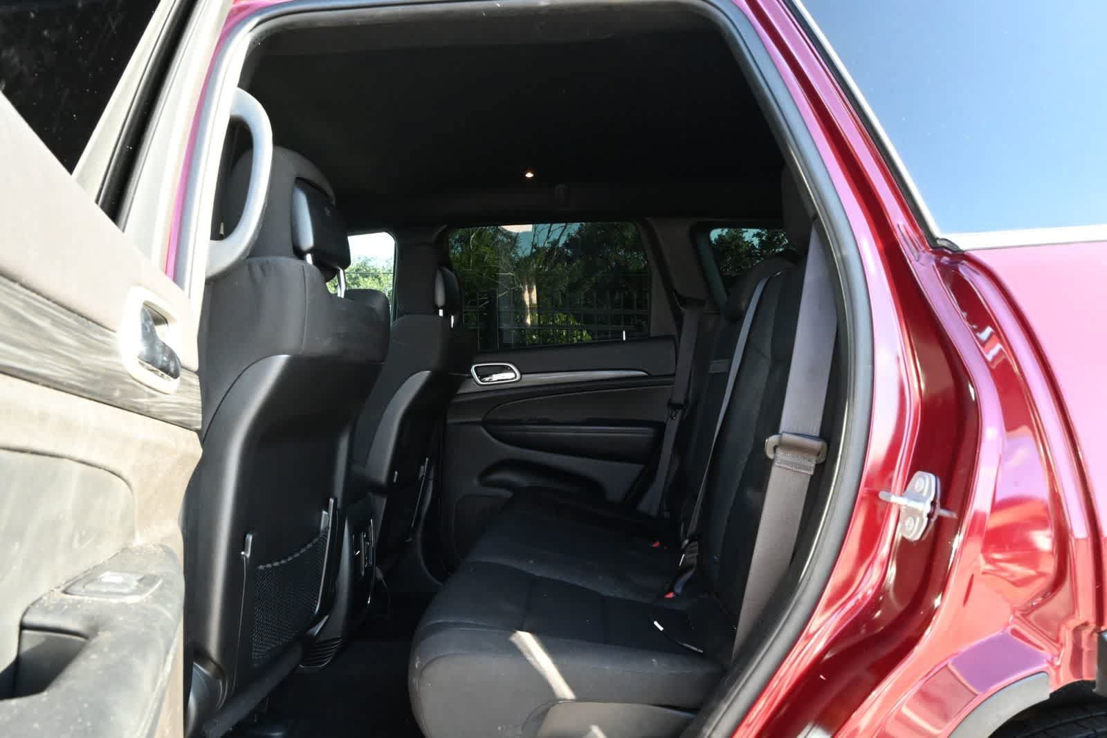 Used 2021 Jeep Grand Cherokee Laredo RWD image 18