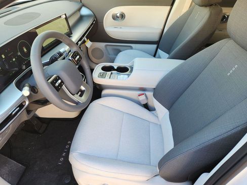 New 2026 Hyundai Ioniq 9 S image 9