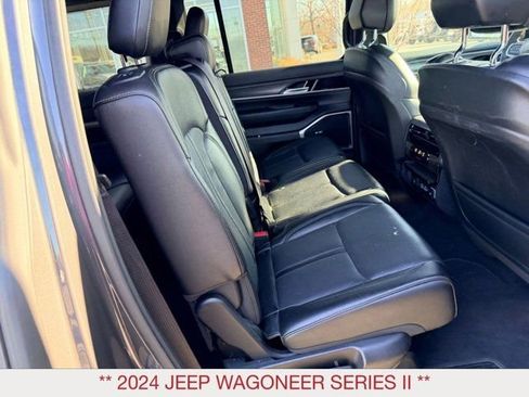 Certified 2024 Jeep Wagoneer Series II w/ Flexible Seating Group AWD/4WD image 12