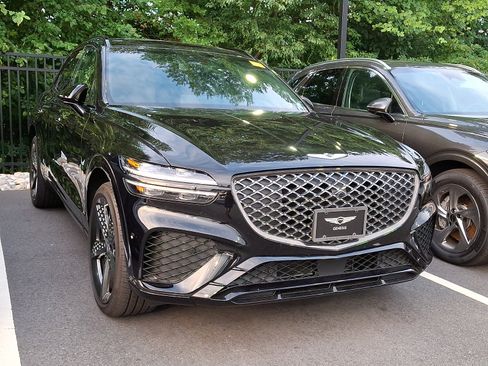 Used 2024 Genesis GV70 3.5T Sport w/ Sport Prestige Package AWD/4WD image 2