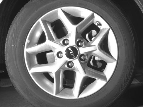 Used 2025 Kia Soul LX w/ LX Technology Package FWD image 12