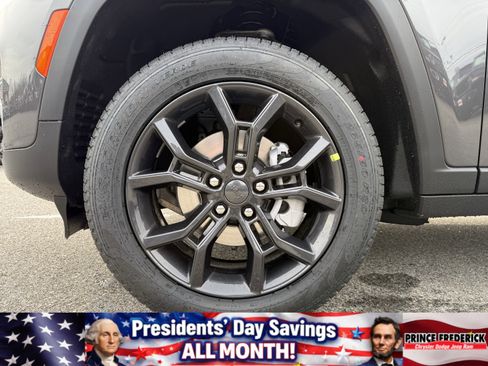 New 2025 Jeep Grand Cherokee Limited image 9