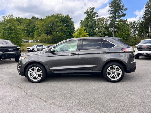Used 2018 Ford Edge Titanium w/ Equipment Group 301A FWD image 3