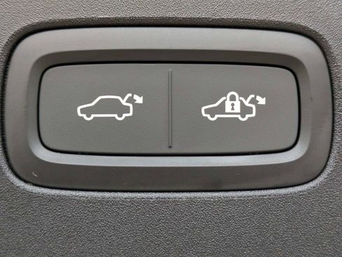 New 2026 Volvo EX90 Ultra image 14