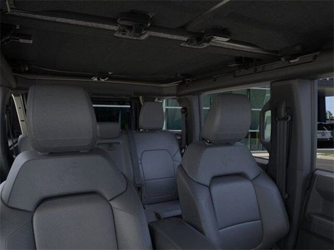 New 2025 Ford Bronco Badlands image 9