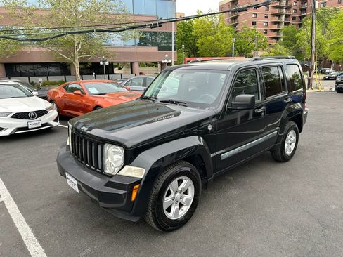 Used 2009 Jeep Liberty Sport w/ Popular Equipment Group image 4