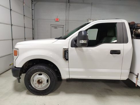 Used 2020 Ford F350 XL w/ Power Equipment Group RWD image 20