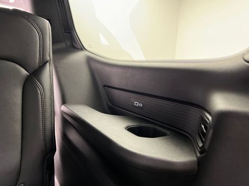 Used 2024 Jeep Wagoneer Series II w/ Flexible Seating Group image 36