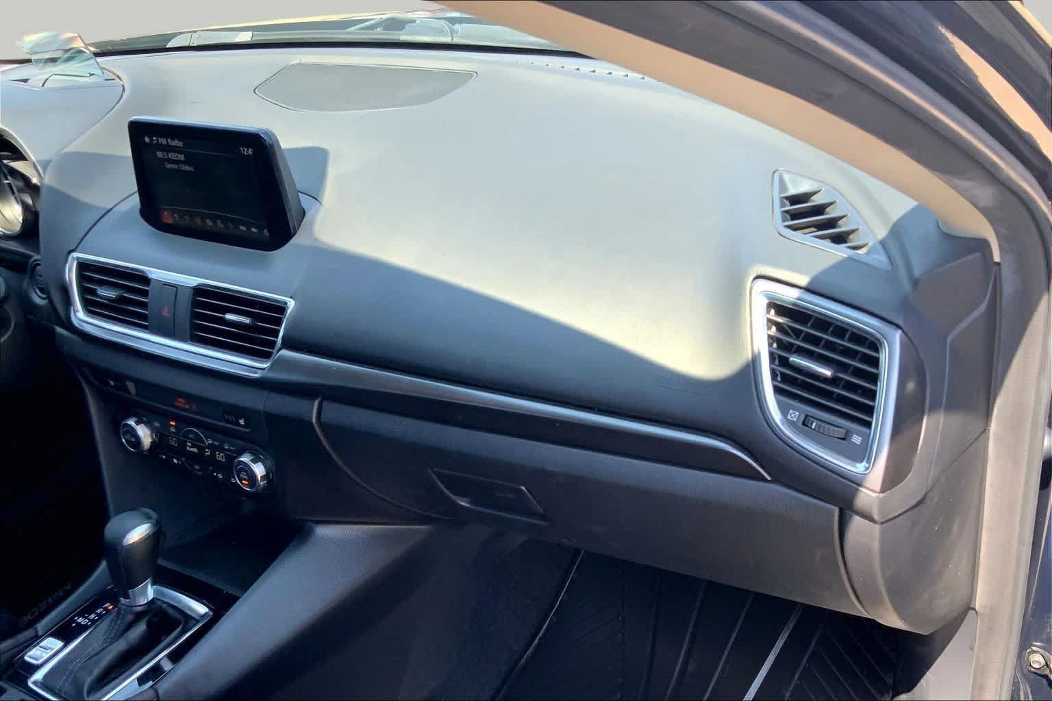 Used 2018 MAZDA MAZDA3 Grand Touring FWD image 17