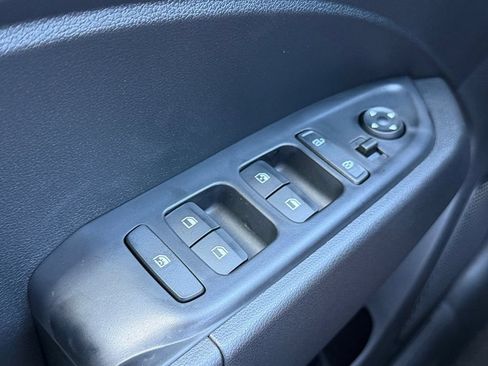 New 2026 Hyundai Venue SEL FWD image 19