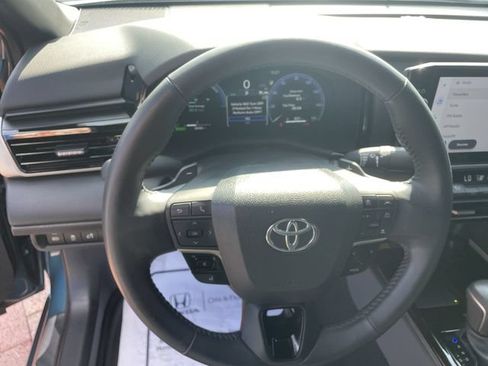 Used 2025 Toyota Camry XSE AWD/4WD image 15