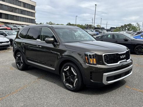 Used 2024 Kia Telluride EX image 1