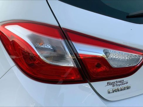 Used 2019 Chevrolet Cruze LS w/ LS Fleet Convenience Package image 27