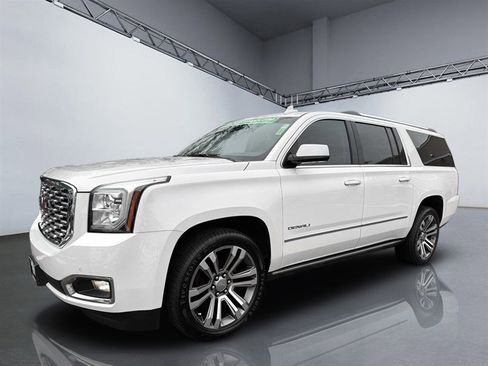 Used 2018 GMC Yukon XL Denali w/ Denali Ultimate Package image 10