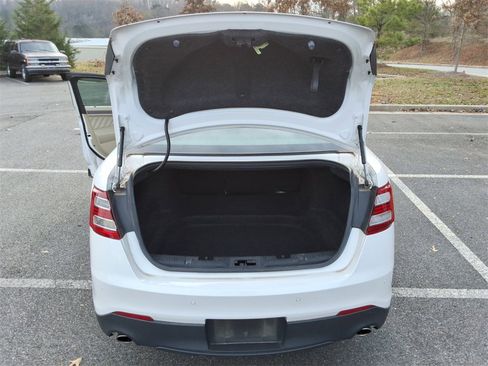 Used 2019 Ford Taurus Limited image 11