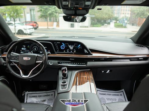 Used 2022 Cadillac Escalade ESV Premium Luxury image 14