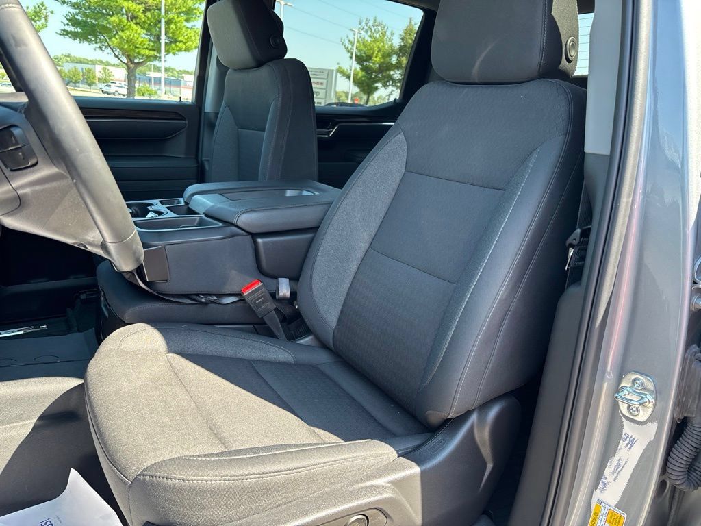 Used 2025 Chevrolet Silverado 1500 LT Trail Boss w/ LPO, Dark Essentials Package AWD/4WD image 34