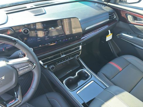 New 2026 Chevrolet Traverse RS w/ LPO, Floor Liner Package image 17