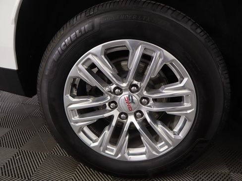 Used 2023 GMC Yukon XL SLT w/ SLT Luxury Package image 34