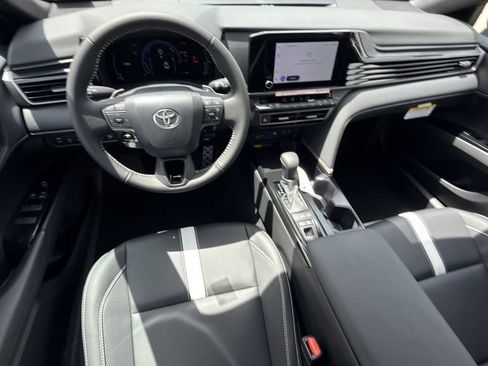 Used 2026 Toyota Camry SE FWD image 13