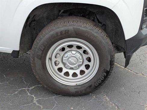 Used 2024 Chevrolet Colorado W/T image 11