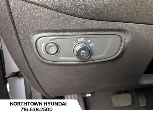 Used 2022 Chevrolet Equinox LT image 29
