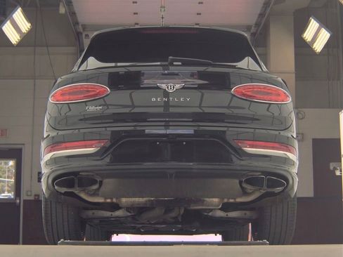 Used 2022 Bentley Bentayga AWD/4WD image 5