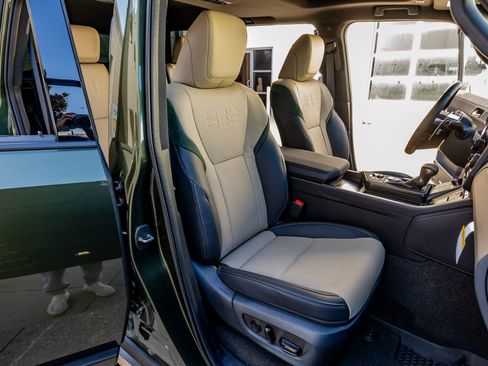 Used 2026 Lexus GX 550 image 31