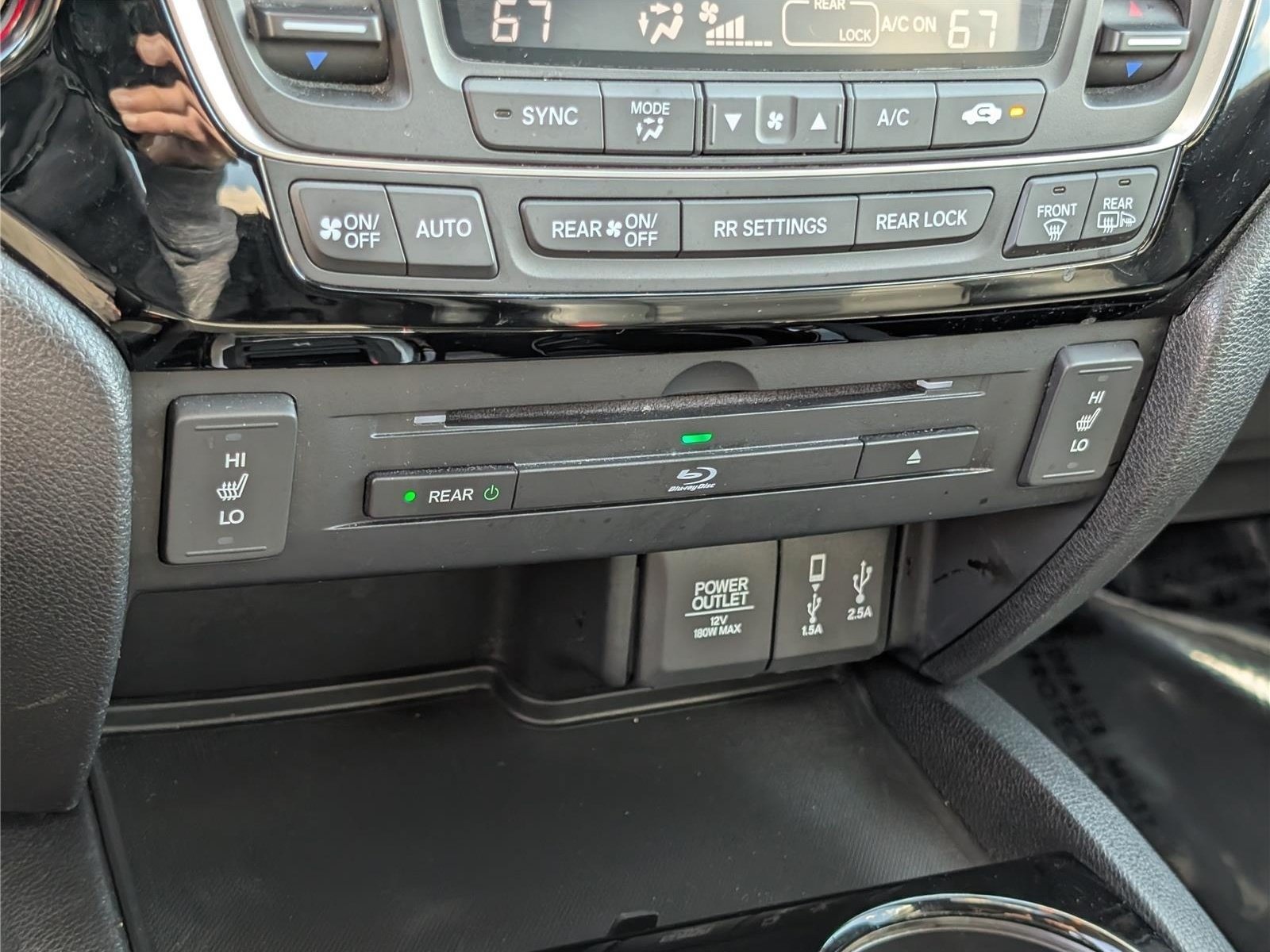 Used 2017 Honda Pilot Touring image 32