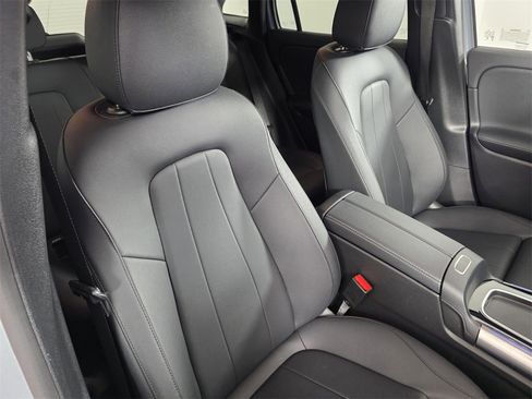 Certified 2025 Mercedes-Benz GLA 250 image 29
