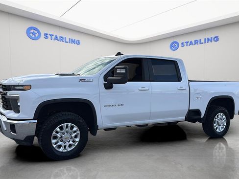 Used 2024 Chevrolet Silverado 2500 LT image 2