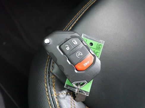 Used 2023 Jeep Wrangler Unlimited Sahara AWD/4WD image 24