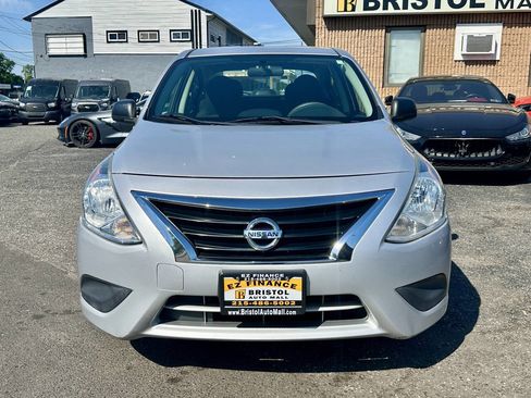 Used 2015 Nissan Versa S FWD image 2