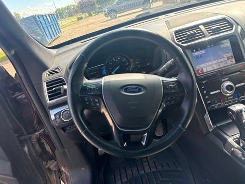 Used 2019 Ford Explorer Limited w/ Ford Safe & Smart Package AWD/4WD image 15