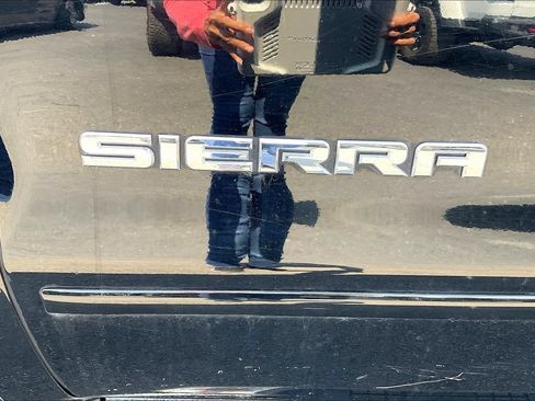 Used 2018 GMC Sierra 1500 SLE w/ SLE Value Package AWD/4WD image 5