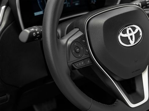 Used 2023 Toyota Corolla Cross LE w/ Moonroof Package AWD/4WD image 44