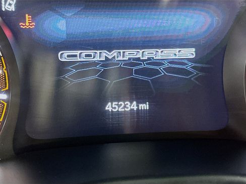 Used 2025 Jeep Compass Limited AWD/4WD image 19