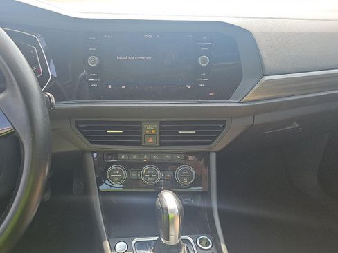 Used 2019 Volkswagen Jetta SEL FWD image 6