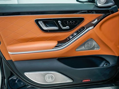 Used 2025 Mercedes-Benz S 580 4MATIC Sedan image 20