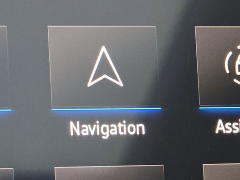 Used 2022 Volkswagen Taos SE w/ Panoramic Sunroof Package image 5