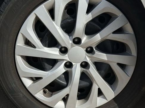 Used 2019 Toyota Corolla LE FWD image 10