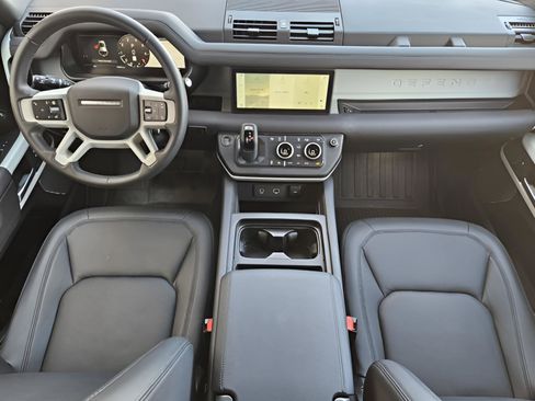 Used 2024 Land Rover Defender 110 S image 26