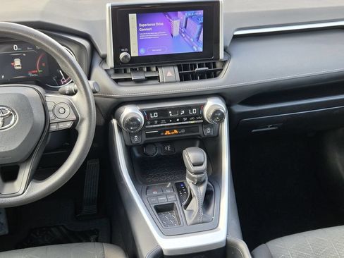 Used 2025 Toyota RAV4 XLE FWD image 17