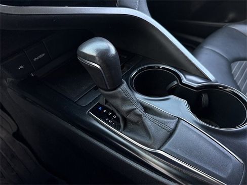 Used 2020 Toyota Camry SE w/ Convenience Package image 19