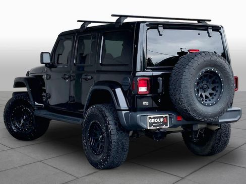 Used 2020 Jeep Wrangler Unlimited Sahara w/ Cold Weather Group AWD/4WD image 12